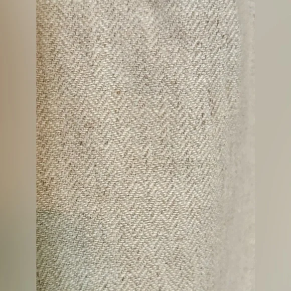 Linen Blend Pleated Shorts - Picture 6 of 7